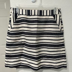 Banana Republic A-Line Mini Skirt Sz 2 Navy Blue and White